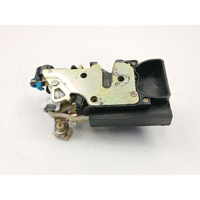 Recambio de cerradura puerta trasera derecha para daewoo nubira sedán (j100) 1.6 16v referencia OEM IAM 96260996  