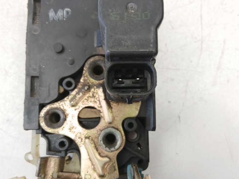 Recambio de cerradura puerta trasera derecha para daewoo nubira sedán (j100) 1.6 16v referencia OEM IAM 96260996  