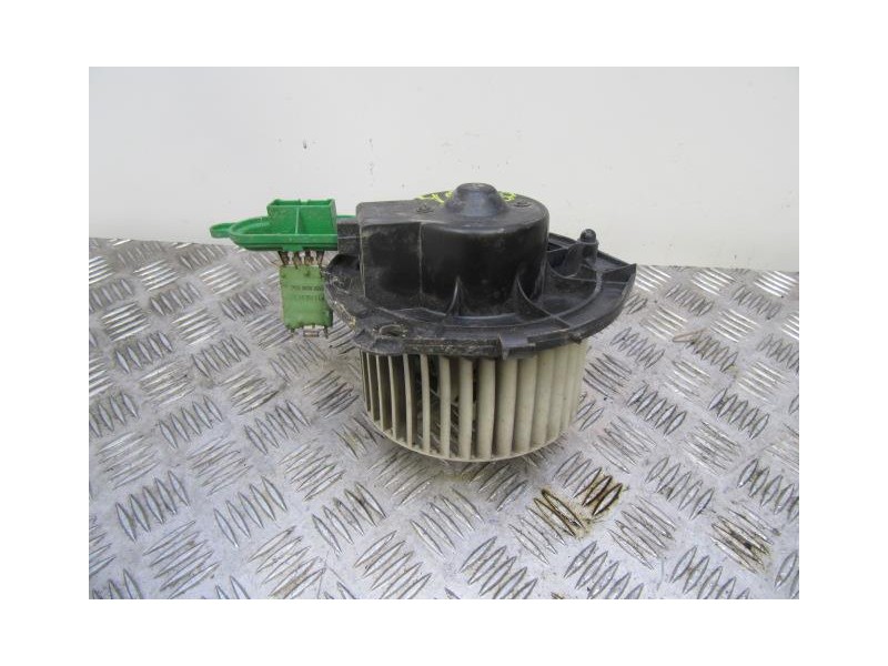 Recambio de motor calefaccion : iveco ( camion ) : 2.8 td /8140.43b (106,08cv) [2001] para iveco ( camion ) 2.8 td /8140.43b ref