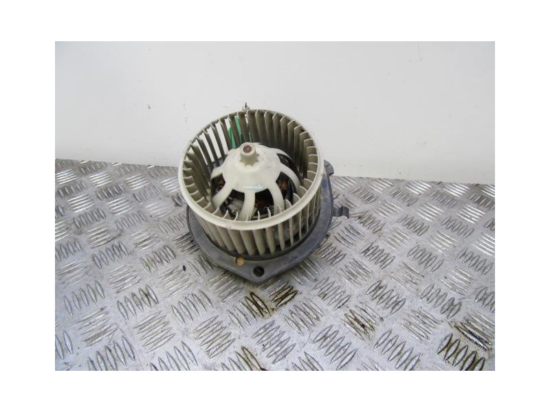 Recambio de motor calefaccion : iveco ( camion ) : 2.8 td /8140.43b (106,08cv) [2001] para iveco ( camion ) 2.8 td /8140.43b ref