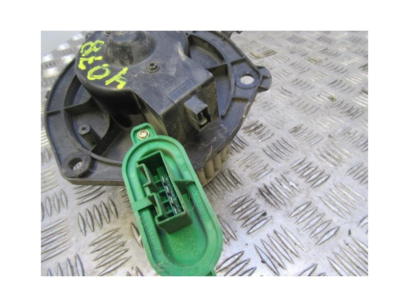 Recambio de motor calefaccion : iveco ( camion ) : 2.8 td /8140.43b (106,08cv) [2001] para iveco ( camion ) 2.8 td /8140.43b ref