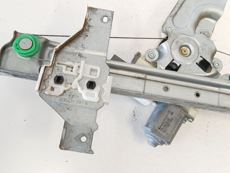 Recambio de elevalunas delantero derecho para peugeot 5008 (0u_, 0e_) 1.6 hdi referencia OEM IAM 9682808880  