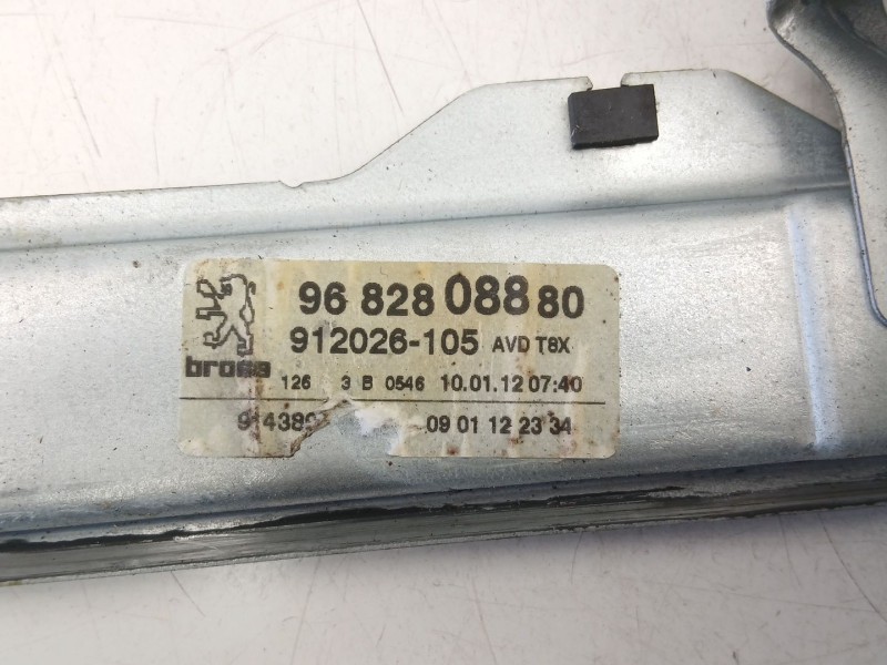 Recambio de elevalunas delantero derecho para peugeot 5008 (0u_, 0e_) 1.6 hdi referencia OEM IAM 9682808880  