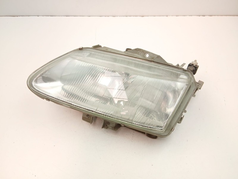 Recambio de faro izquierdo para renault laguna i (b56_, 556_) 1.8 referencia OEM IAM 7700820122  