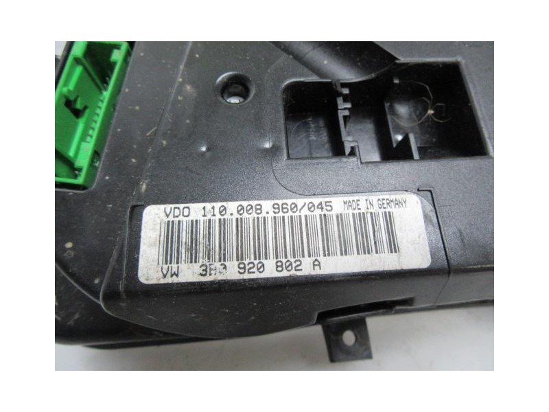 Recambio de cuadro instrumentos : volkswagen passat : 1.9 tdi -ahh (110,16cv) 4p [2000] para volkswagen passat 1.9 tdi -ahh   re