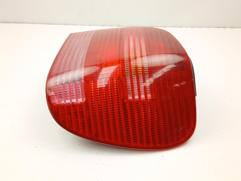 Recambio de piloto trasero derecho para volkswagen polo (6n2) 1.4 tdi referencia OEM IAM 6N0945096H  