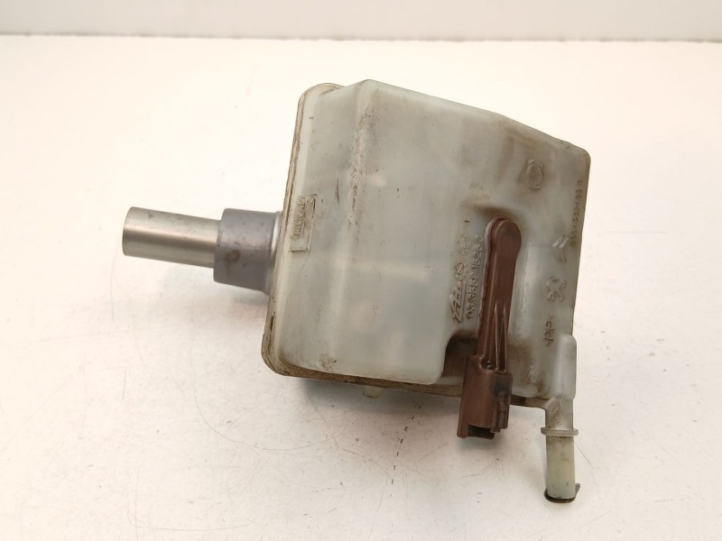 Recambio de bomba de freno para peugeot 5008 (0u_, 0e_) 1.6 hdi referencia OEM IAM 4601T1  