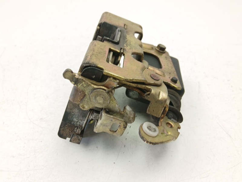 Recambio de cerradura puerta trasera derecha para renault 19 1.4 g referencia OEM IAM 7701031779  