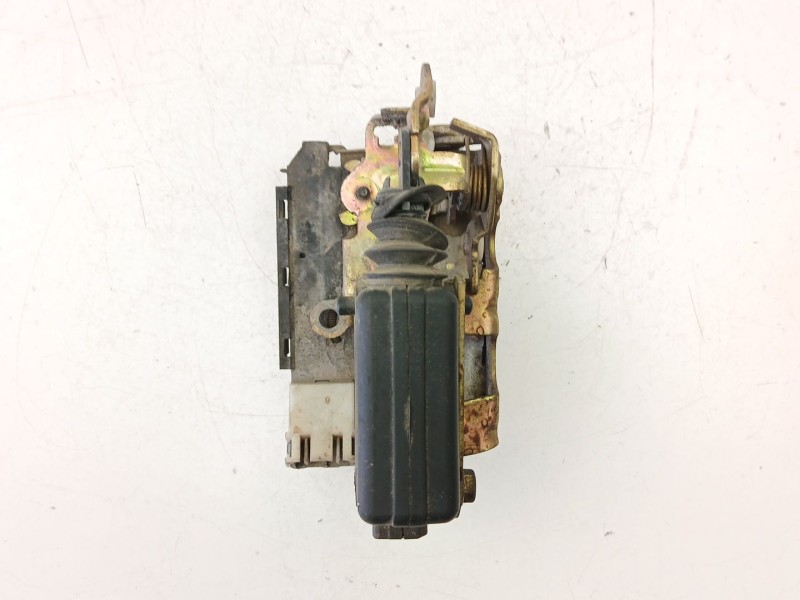 Recambio de cerradura puerta trasera derecha para renault 19 1.4 g referencia OEM IAM 7701031779  