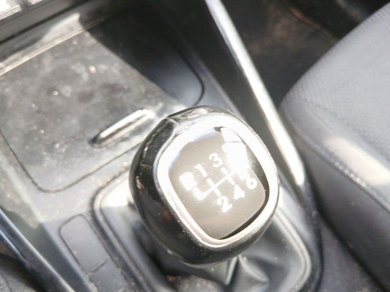 Recambio de carroceria para kia carens iv 1.7 crdi referencia OEM IAM   