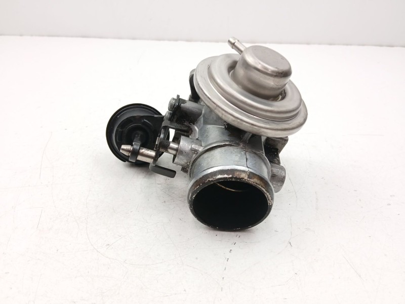 Recambio de valvula egr para volkswagen polo (6n2) 1.4 tdi referencia OEM IAM 038129637B  045131501C