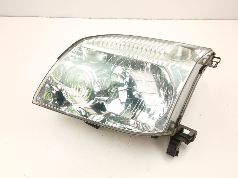 Recambio de faro izquierdo para nissan x-trail i (t30) 2.2 di 4x4 referencia OEM IAM 260608H925  