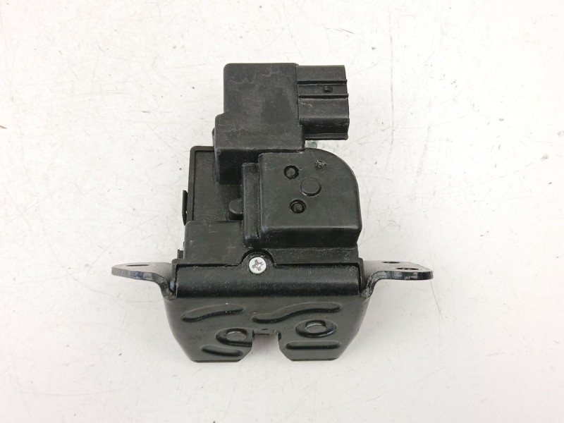 Recambio de cerradura maletero porton para kia carens iv 1.7 crdi referencia OEM IAM 812302W000  