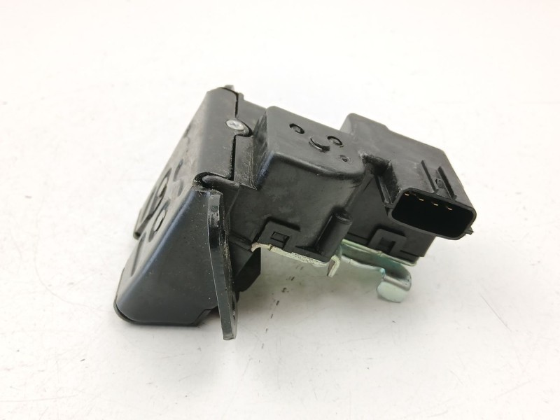 Recambio de cerradura maletero porton para kia carens iv 1.7 crdi referencia OEM IAM 812302W000  