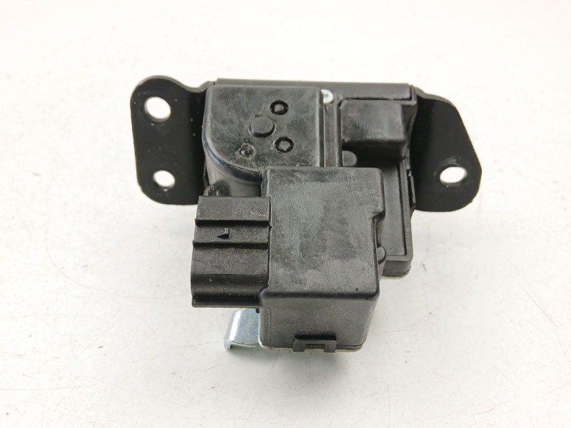 Recambio de cerradura maletero porton para kia carens iv 1.7 crdi referencia OEM IAM 812302W000  