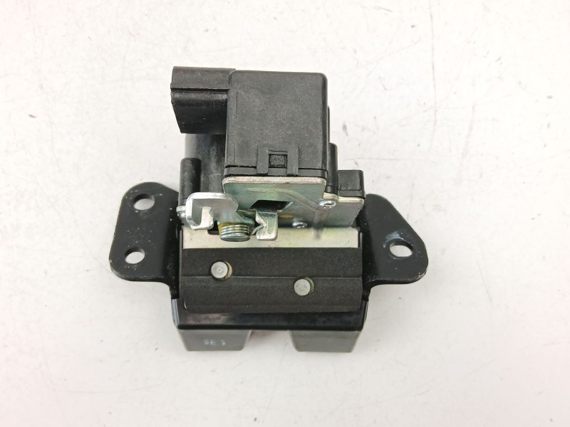 Recambio de cerradura maletero porton para kia carens iv 1.7 crdi referencia OEM IAM 812302W000  