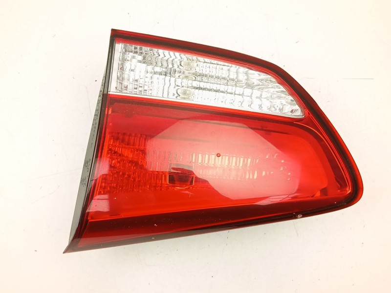 Recambio de piloto porton derecho para kia carens iv 1.7 crdi referencia OEM IAM 92404A4010  