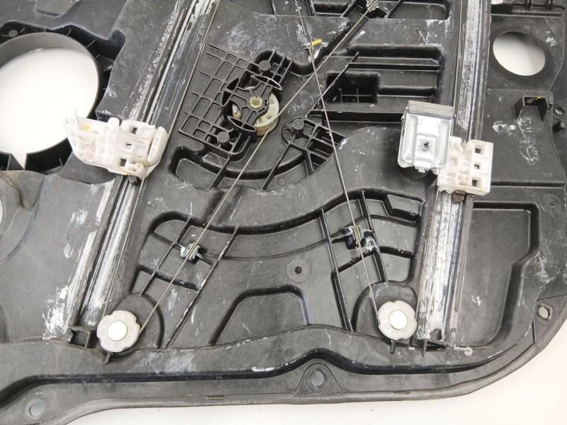 Recambio de elevalunas delantero izquierdo para kia carens iv 1.7 crdi referencia OEM IAM 82470A4260  