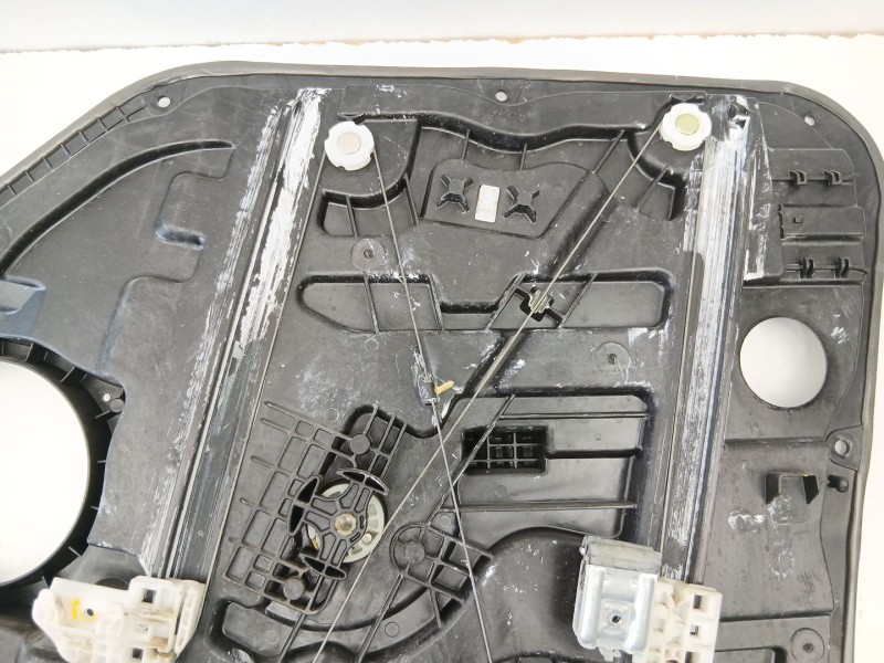 Recambio de elevalunas delantero izquierdo para kia carens iv 1.7 crdi referencia OEM IAM 82470A4260  