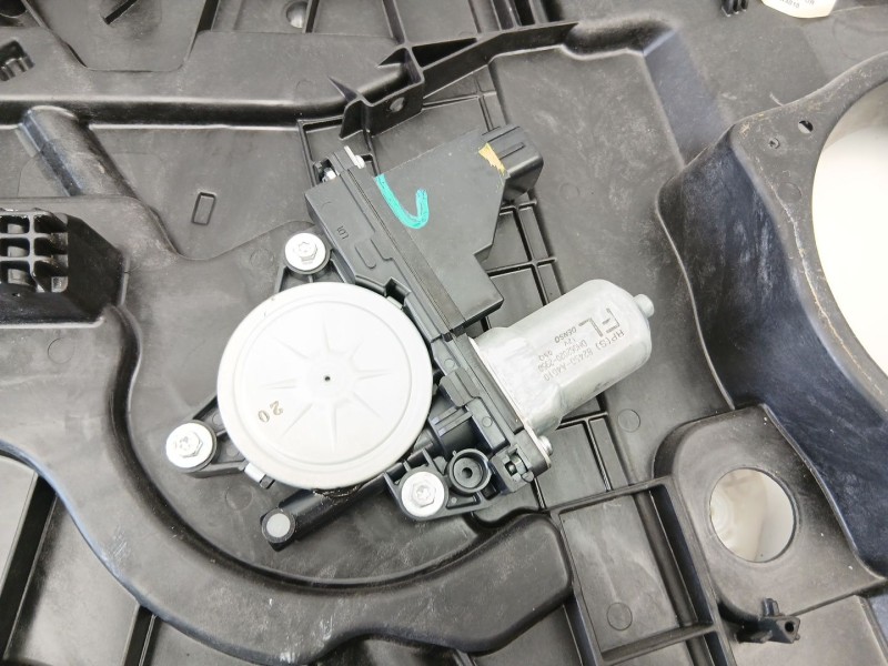 Recambio de elevalunas delantero izquierdo para kia carens iv 1.7 crdi referencia OEM IAM 82470A4260  