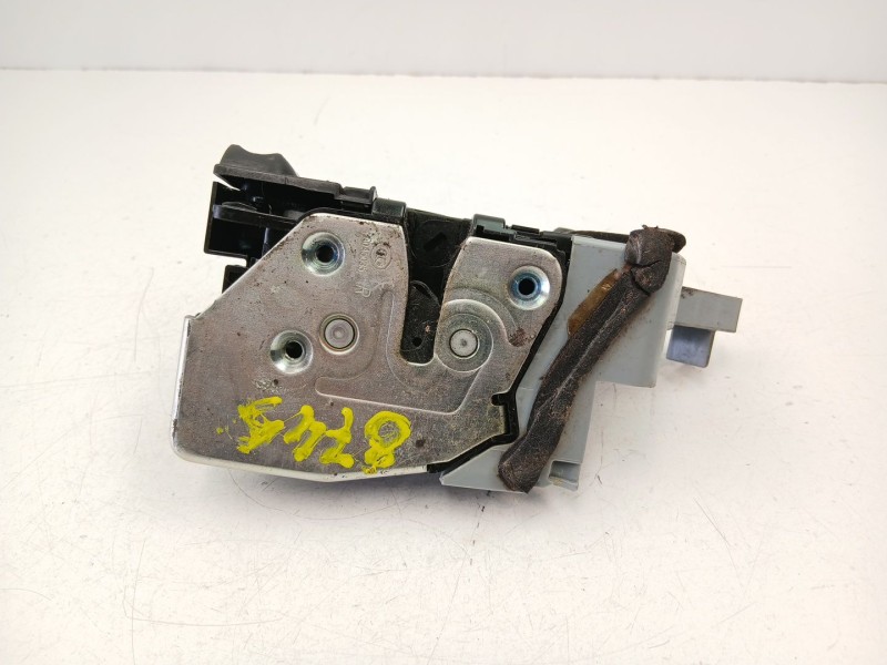 Recambio de cerradura puerta trasera derecha para kia carens iv 1.7 crdi referencia OEM IAM 81420A4030  