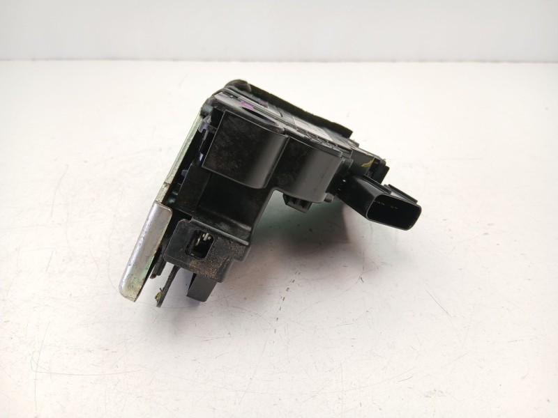 Recambio de cerradura puerta delantera izquierda para kia carens iv 1.7 crdi referencia OEM IAM 81310A4010  