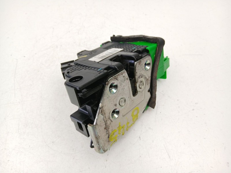 Recambio de cerradura puerta delantera derecha para kia carens iv 1.7 crdi referencia OEM IAM 81320A4010  