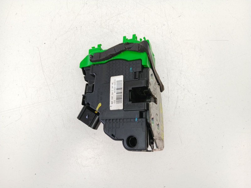 Recambio de cerradura puerta delantera derecha para kia carens iv 1.7 crdi referencia OEM IAM 81320A4010  