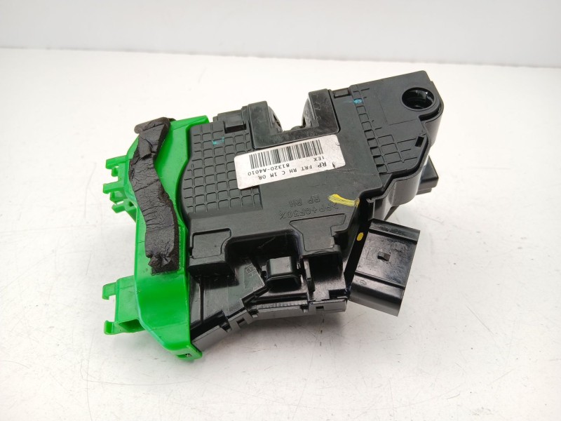 Recambio de cerradura puerta delantera derecha para kia carens iv 1.7 crdi referencia OEM IAM 81320A4010  