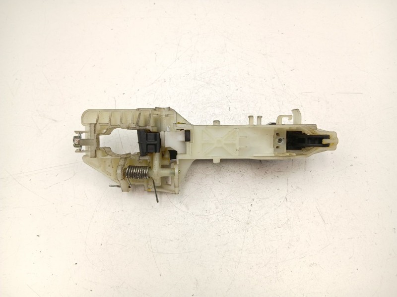 Recambio de manilla delantera izquierda para kia carens iv 1.7 crdi referencia OEM IAM 82655A4000  