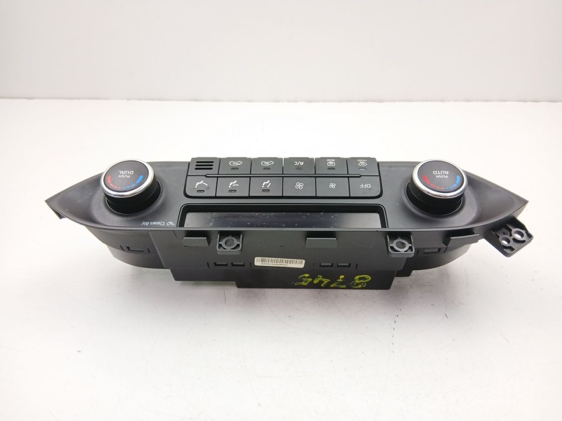 Recambio de mandos calefaccion aire para kia carens iv 1.7 crdi referencia OEM IAM 97250A4200CA  