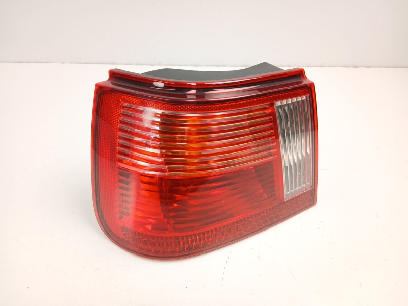 Recambio de piloto trasero izquierdo para seat ibiza (6k1) 1.4 16v referencia OEM IAM 6K6945111G  