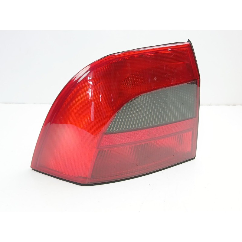 Recambio de piloto trasero izquierdo para opel vectra b fastback (38_) 1.8 i 16v referencia OEM IAM 9119527  