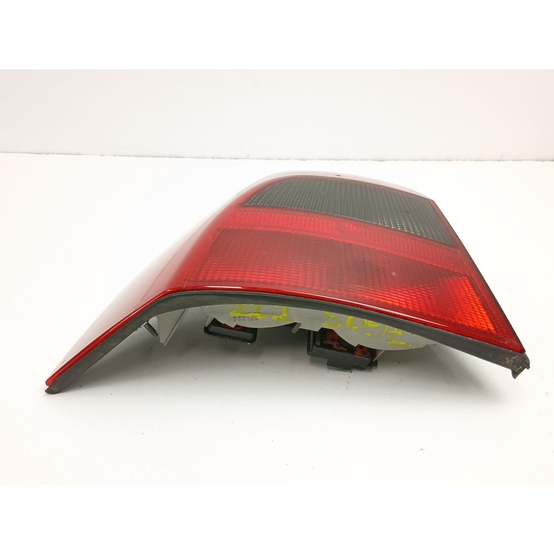 Recambio de piloto trasero izquierdo para opel vectra b fastback (38_) 1.8 i 16v referencia OEM IAM 9119527  