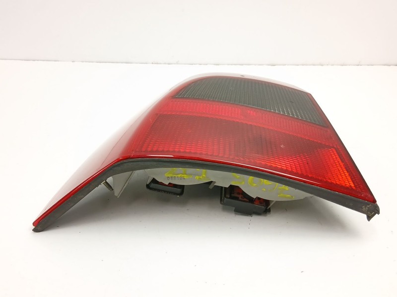 Recambio de piloto trasero izquierdo para opel vectra b fastback (38_) 1.8 i 16v referencia OEM IAM 9119527  