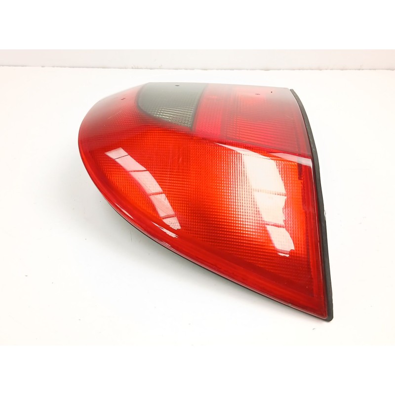 Recambio de piloto trasero izquierdo para opel vectra b fastback (38_) 1.8 i 16v referencia OEM IAM 9119527  