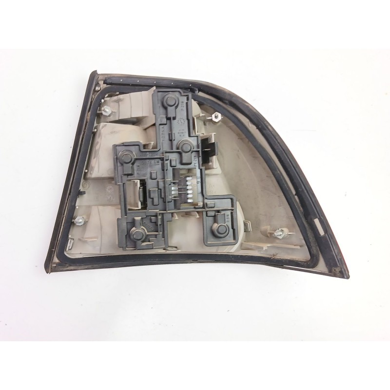 Recambio de piloto trasero izquierdo para opel vectra b fastback (38_) 1.8 i 16v referencia OEM IAM 9119527  