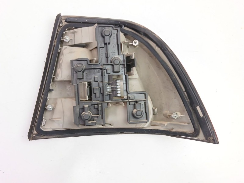 Recambio de piloto trasero izquierdo para opel vectra b fastback (38_) 1.8 i 16v referencia OEM IAM 9119527  