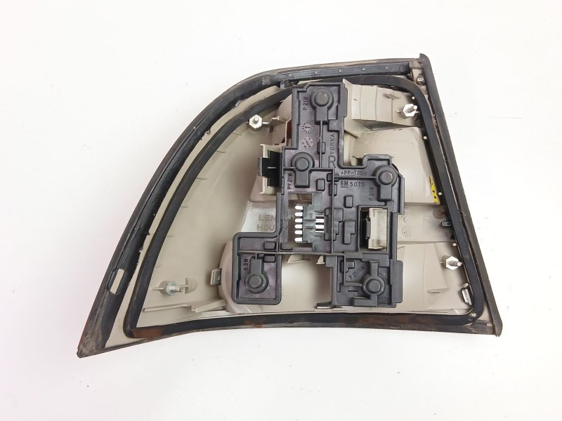 Recambio de piloto trasero derecho para opel vectra b fastback (38_) 1.8 i 16v referencia OEM IAM 9119528  