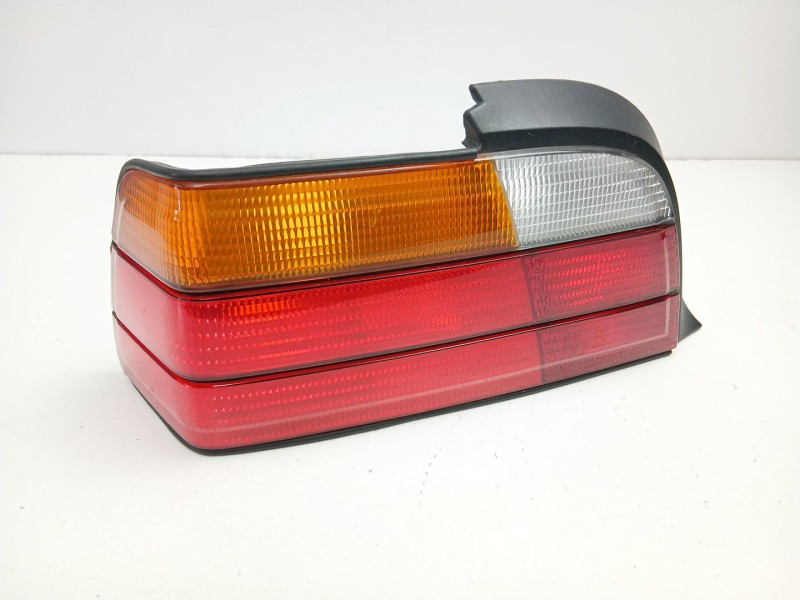 Recambio de piloto trasero izquierdo para bmw 3 coupé (e36) 318 is referencia OEM IAM 63211387657  