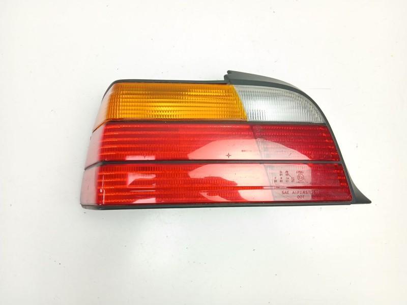 Recambio de piloto trasero izquierdo para bmw 3 coupé (e36) 318 is referencia OEM IAM 63211387657  
