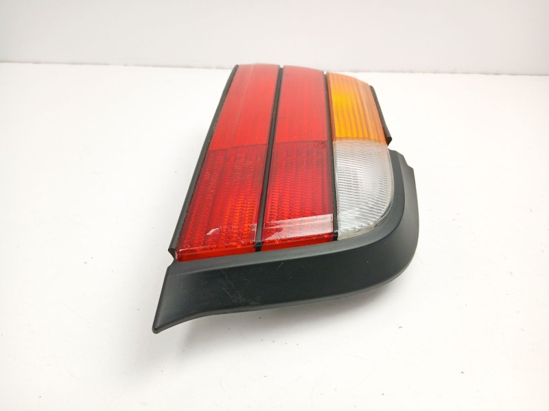 Recambio de piloto trasero izquierdo para bmw 3 coupé (e36) 318 is referencia OEM IAM 63211387657  