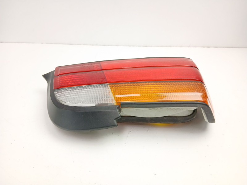 Recambio de piloto trasero izquierdo para bmw 3 coupé (e36) 318 is referencia OEM IAM 63211387657  