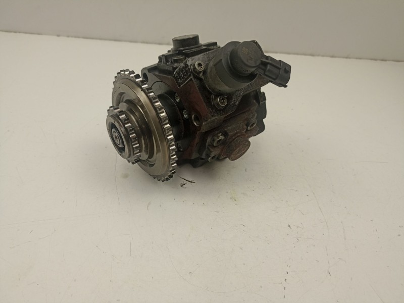 Recambio de bomba inyectora diesel para kia carens iv 1.7 crdi referencia OEM IAM 331002a420 0445010206 