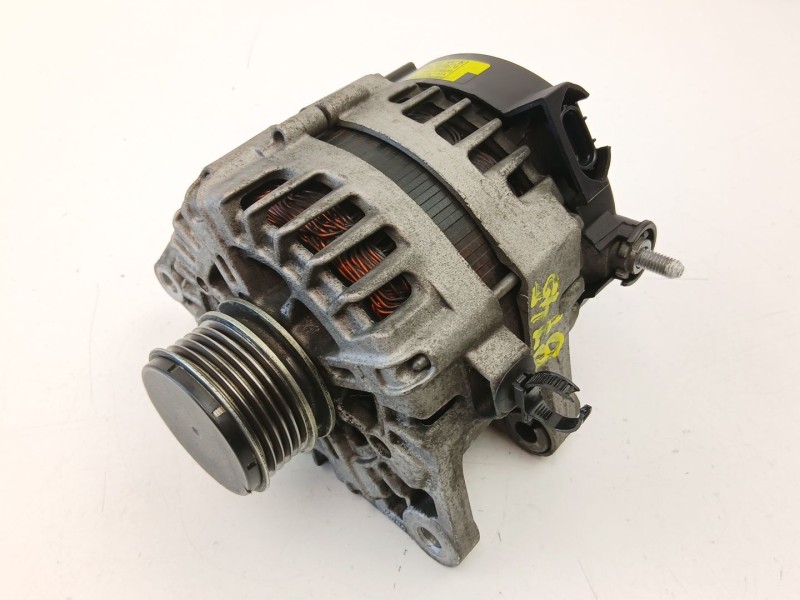 Recambio de alternador para kia carens iv 1.7 crdi referencia OEM IAM 373002A800 2609674 