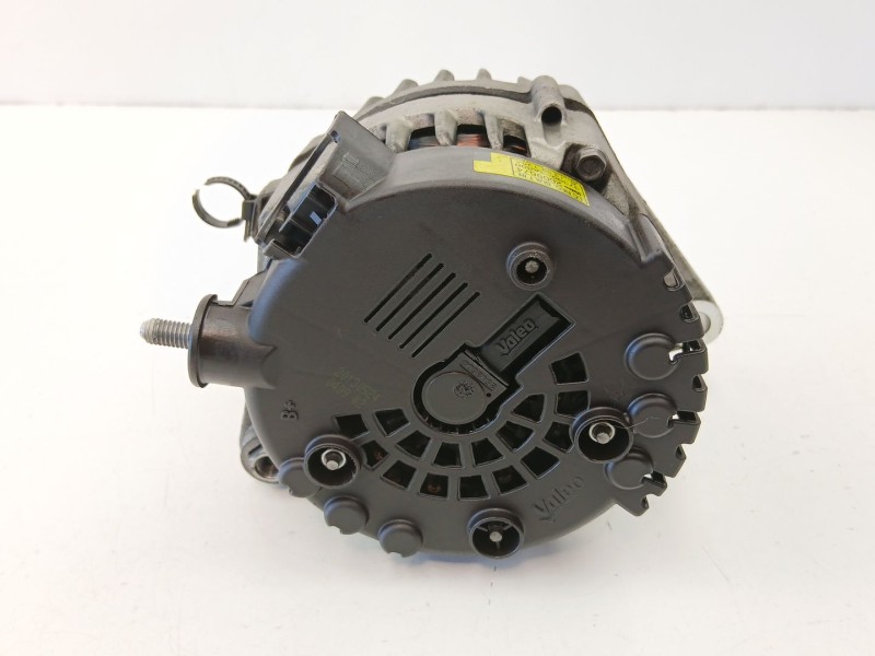 Recambio de alternador para kia carens iv 1.7 crdi referencia OEM IAM 373002A800 2609674 