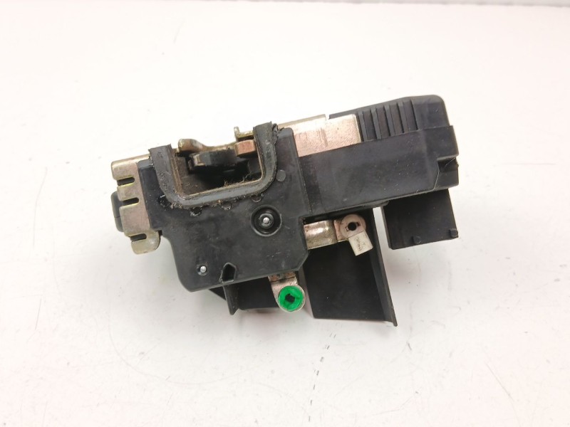 Recambio de cerradura puerta delantera izquierda para opel vectra 2.0 d referencia OEM IAM 90585021  