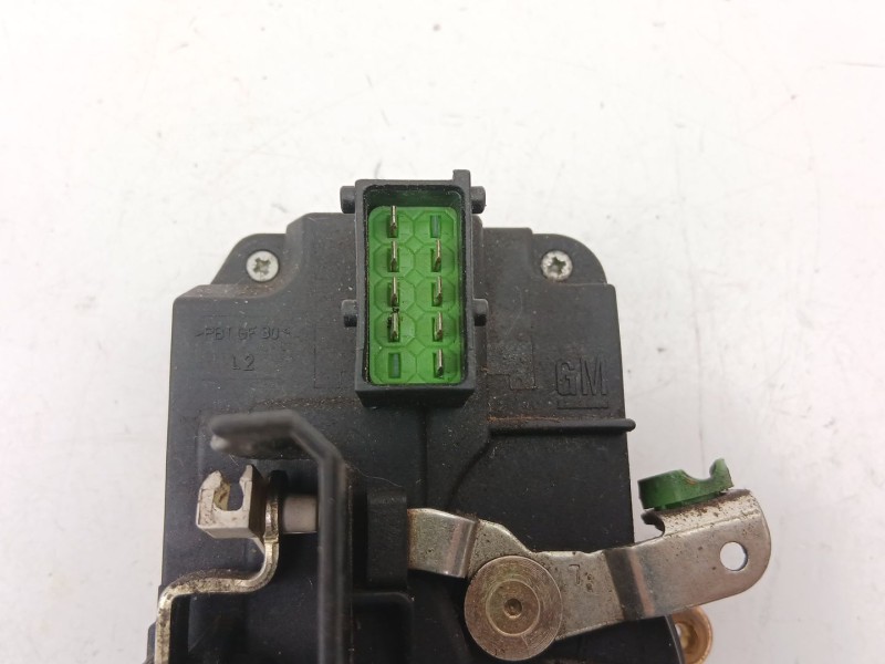 Recambio de cerradura puerta delantera izquierda para opel vectra 2.0 d referencia OEM IAM 90585021  