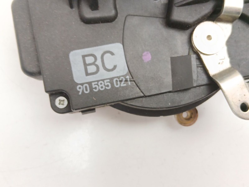 Recambio de cerradura puerta delantera izquierda para opel vectra 2.0 d referencia OEM IAM 90585021  