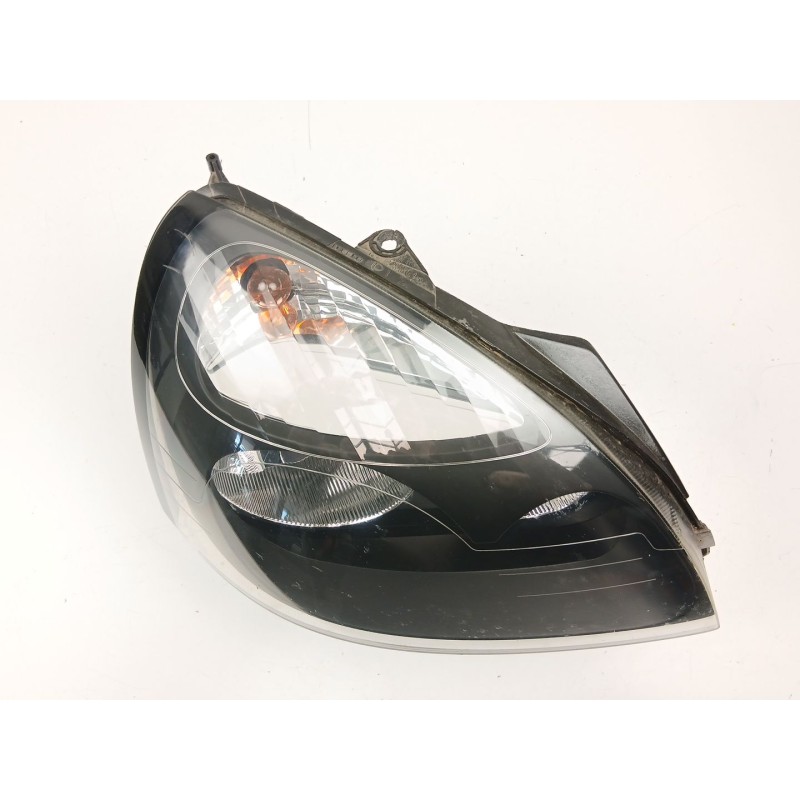 Recambio de faro derecho para renault clio ii (bb_, cb_) 1.5 dci (b/cb07) referencia OEM IAM 7701057658  